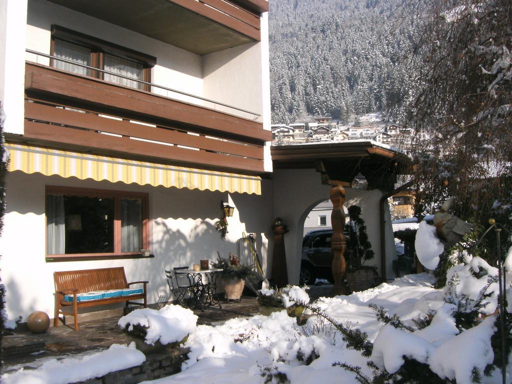 Pension Garni Gerhard Oetz Exteriér fotografie